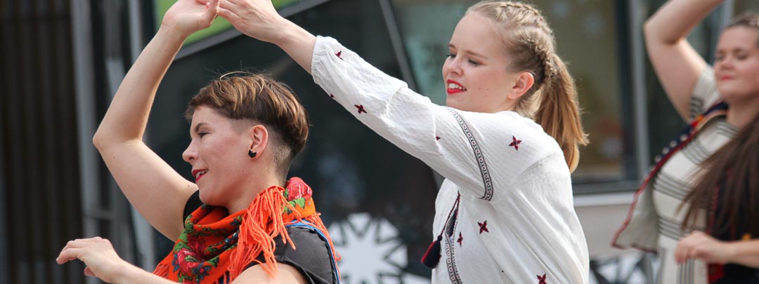 2019-08-31 16.43.53 paritanssilähettiläät